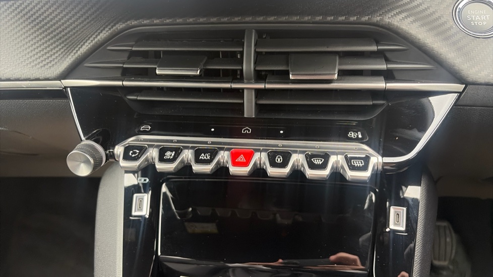 Peugeot 2008 1.2 PureTech 130 Allure 5dr Petrol Estate - Image 35