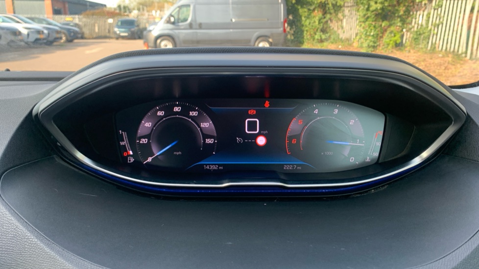 Peugeot 5008 1.5 BlueHDi Allure 5dr Diesel Estate - Image 18