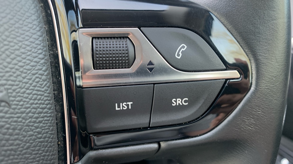 Peugeot 5008 1.5 BlueHDi Allure 5dr Diesel Estate - Image 32