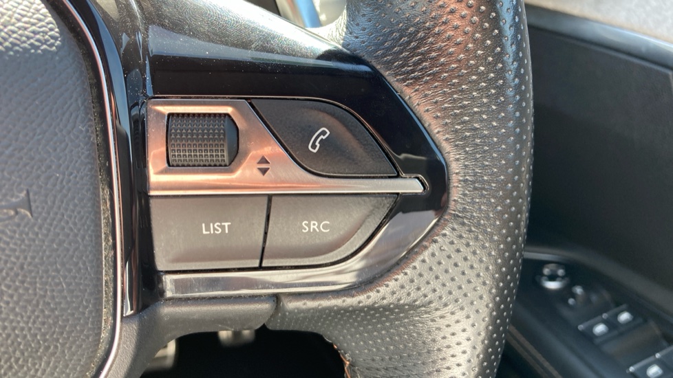 Peugeot 3008 1.2 PureTech GT Premium 5dr EAT8 Petrol Estate - Image 25