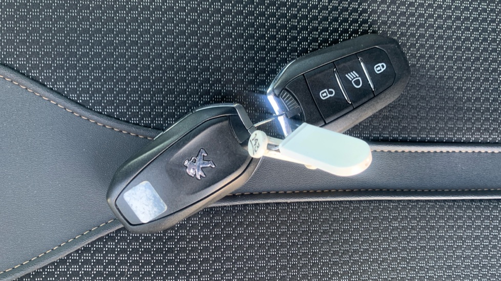 Peugeot 5008 1.5 BlueHDi GT 5dr EAT8 Diesel Estate - Image 20