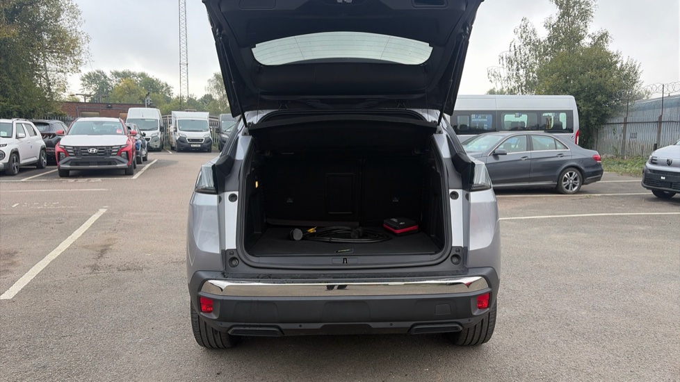 Peugeot 3008 1.6 Hybrid 225 Allure 5dr e-EAT8 Estate - Image 4