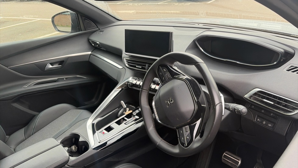 Peugeot 3008 1.6 Hybrid 225 Allure 5dr e-EAT8 Estate - Image 11