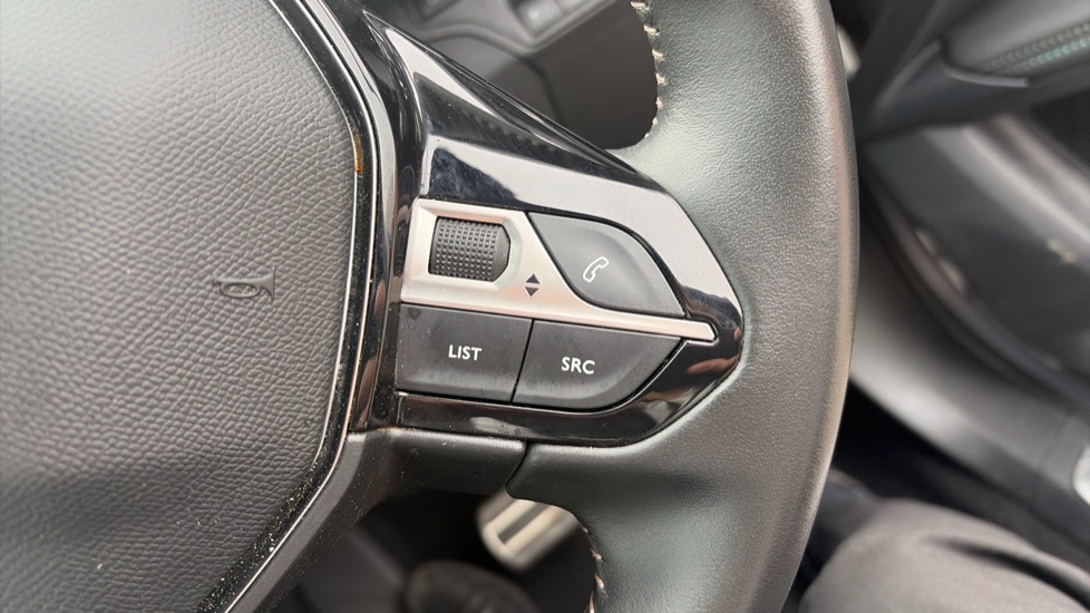 Peugeot 3008 1.6 Hybrid 225 Allure 5dr e-EAT8 Estate - Image 26
