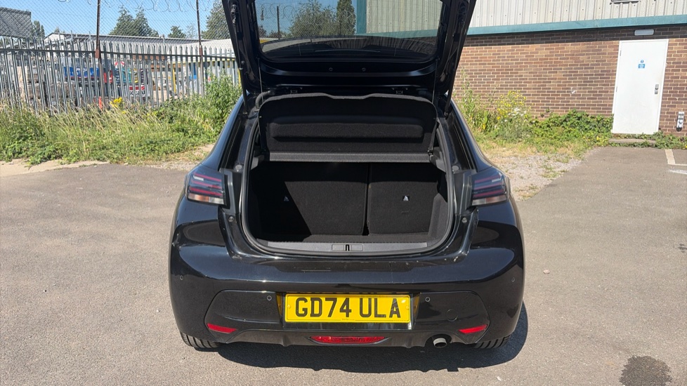 Peugeot 208 1.2 PureTech 100 Allure 5dr Petrol Hatchback - Image 4