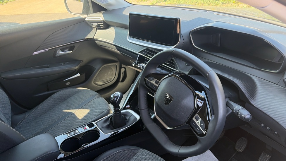 Peugeot 208 1.2 PureTech 100 Allure 5dr Petrol Hatchback - Image 11