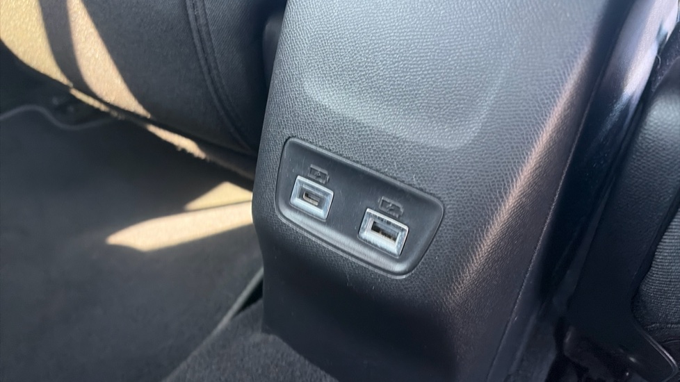 Peugeot 208 1.2 PureTech 100 Allure 5dr Petrol Hatchback - Image 36