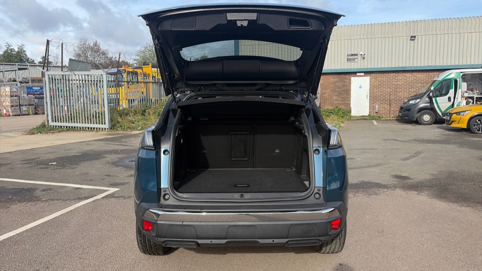 Peugeot 3008 1.2 PureTech Allure 5dr EAT8 Petrol Estate - Image 4