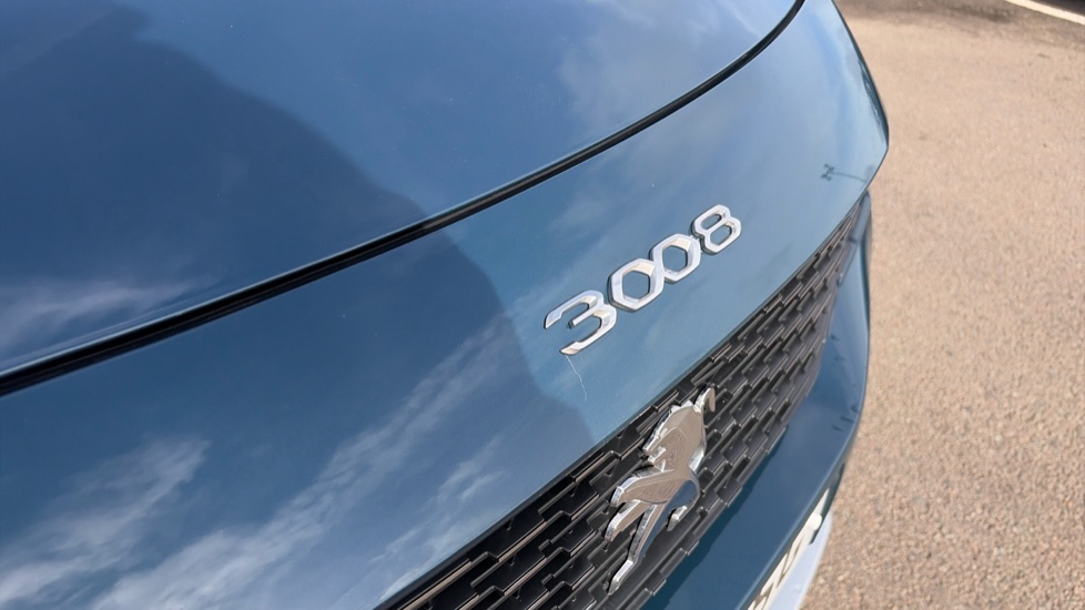 Peugeot 3008 1.2 PureTech Allure 5dr EAT8 Petrol Estate - Image 8