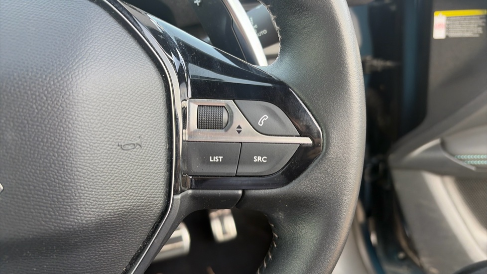 Peugeot 3008 1.2 PureTech Allure 5dr EAT8 Petrol Estate - Image 36