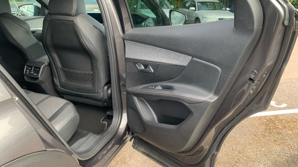 Peugeot 3008 1.5 BlueHDi GT Line 5dr Diesel Estate - Image 28