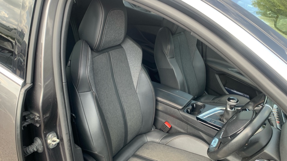 Peugeot 3008 1.5 BlueHDi GT Line 5dr Diesel Estate - Image 31