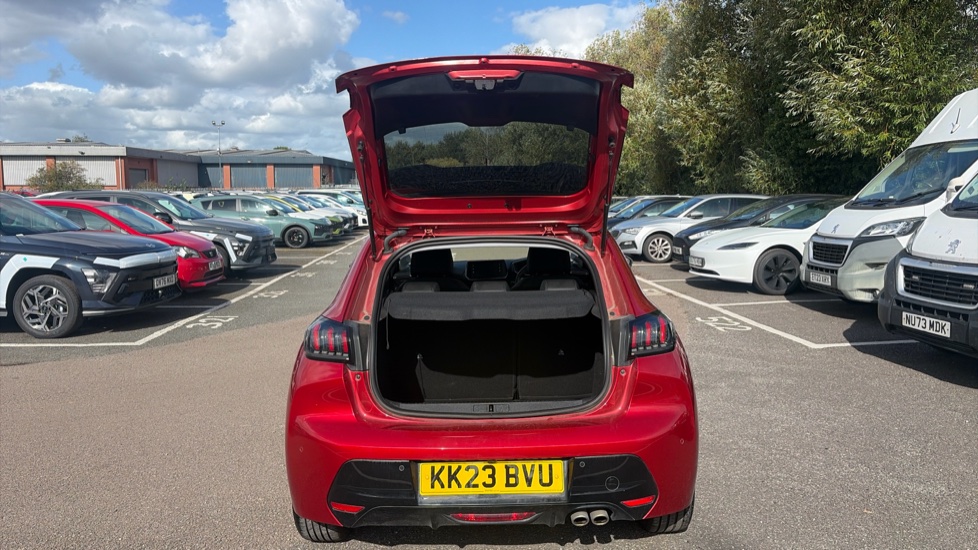 Peugeot 208 1.2 PureTech 130 Allure Premium + 5dr EAT8 Petrol Hatchback - Image 4