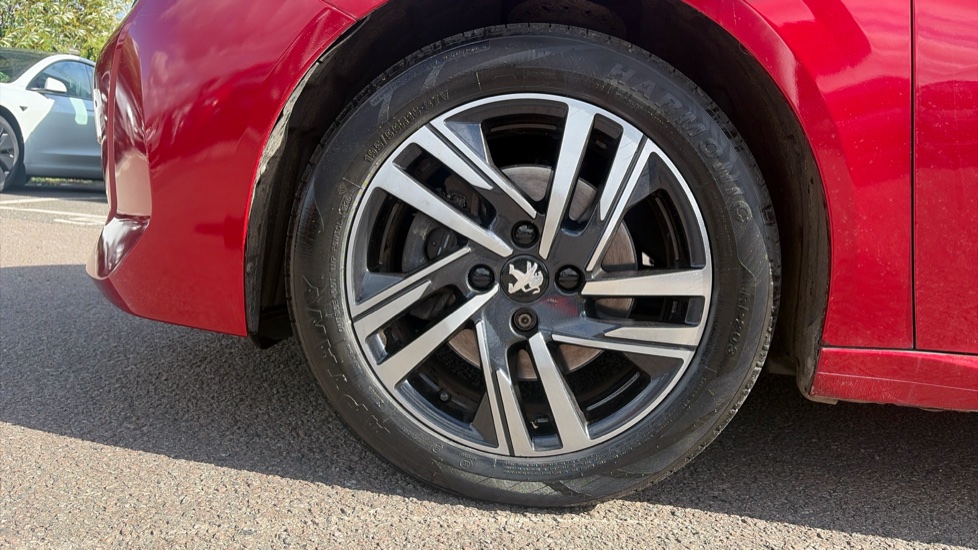 Peugeot 208 1.2 PureTech 130 Allure Premium + 5dr EAT8 Petrol Hatchback - Image 7