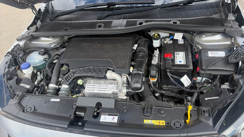 Peugeot 208 1.2 PureTech 100 GT 5dr Petrol Hatchback - Image 8