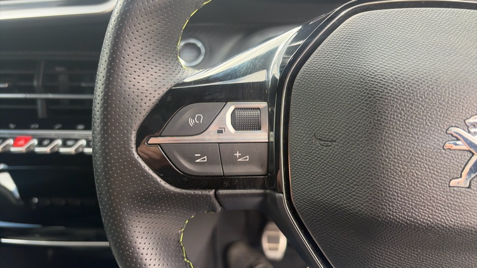 Peugeot 208 1.2 PureTech 100 GT 5dr Petrol Hatchback - Image 22
