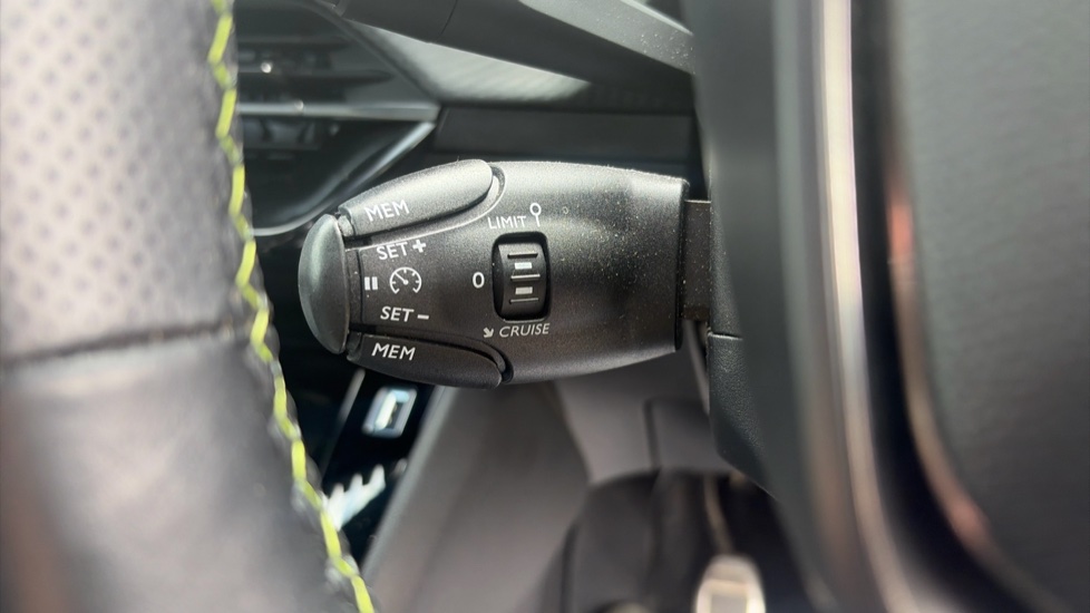 Peugeot 208 1.2 PureTech 100 GT 5dr Petrol Hatchback - Image 24
