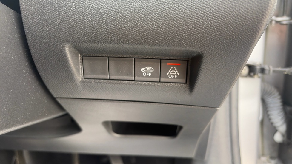 Peugeot 208 1.2 PureTech 100 GT 5dr Petrol Hatchback - Image 25