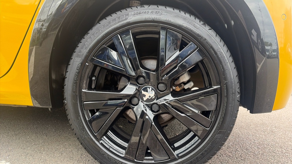 Peugeot 208 1.2 PureTech 100 GT Premium 5dr Petrol Hatchback - Image 7