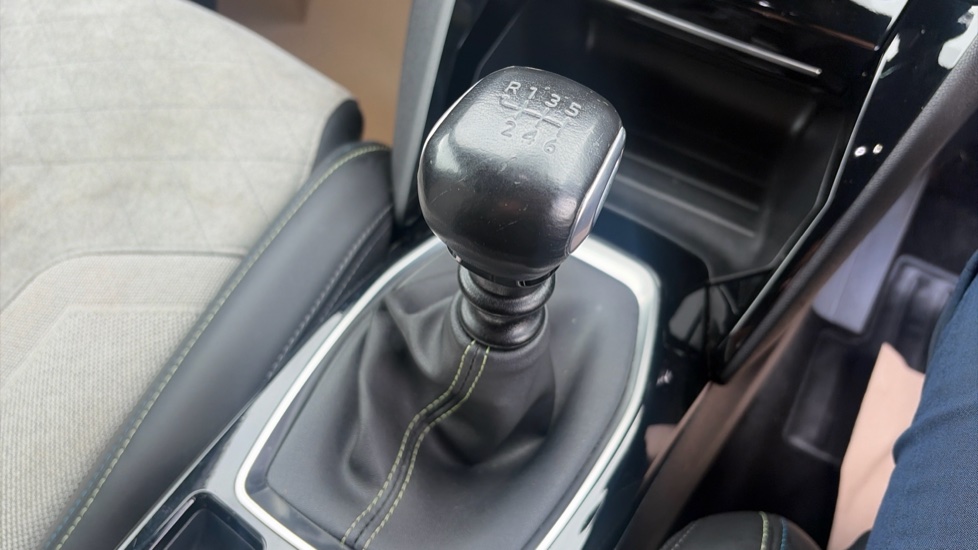 Peugeot 208 1.2 PureTech 100 GT Premium 5dr Petrol Hatchback - Image 13