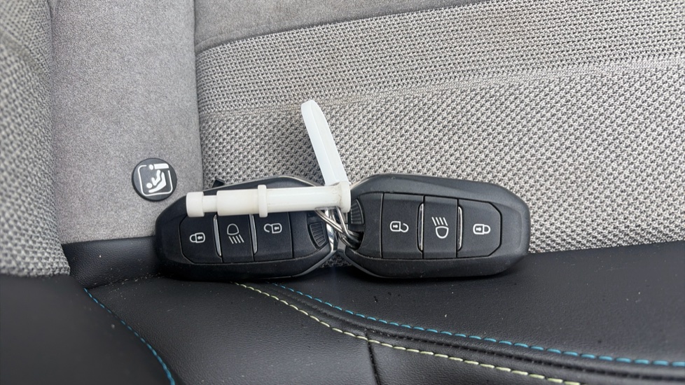 Peugeot 208 1.2 PureTech 100 GT Premium 5dr Petrol Hatchback - Image 20