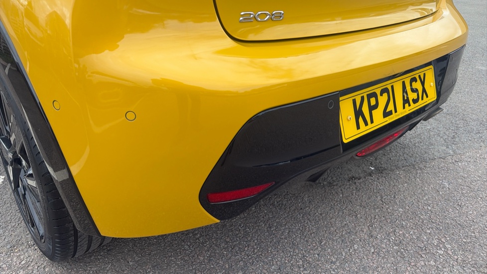 Peugeot 208 1.2 PureTech 100 GT Premium 5dr Petrol Hatchback - Image 36