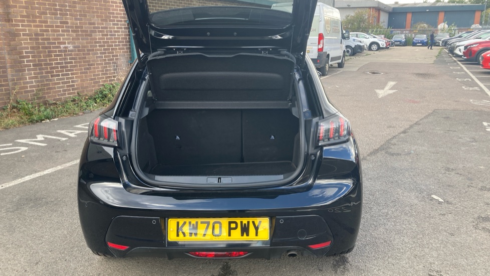Peugeot 208 1.2 PureTech 100 Allure 5dr Petrol Hatchback - Image 4