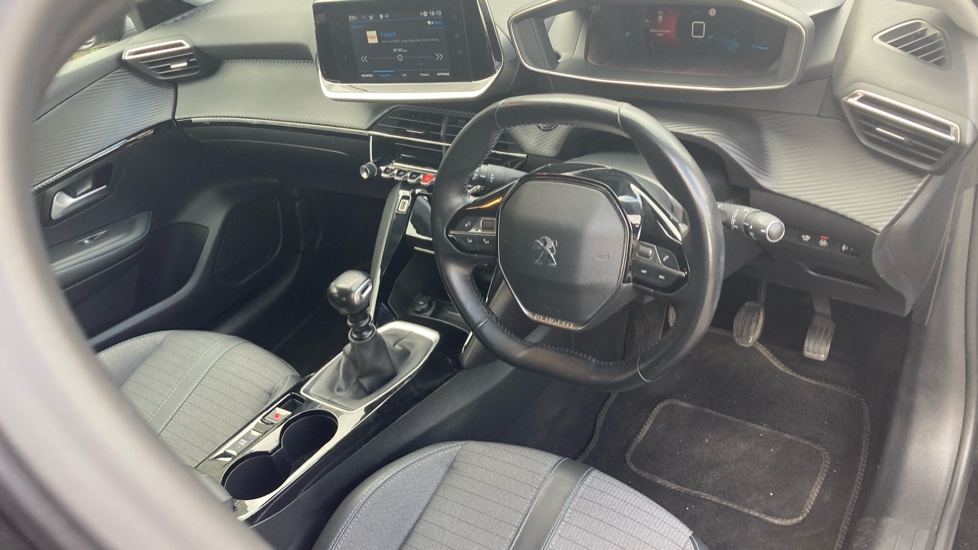Peugeot 208 1.2 PureTech 100 Allure 5dr Petrol Hatchback - Image 11