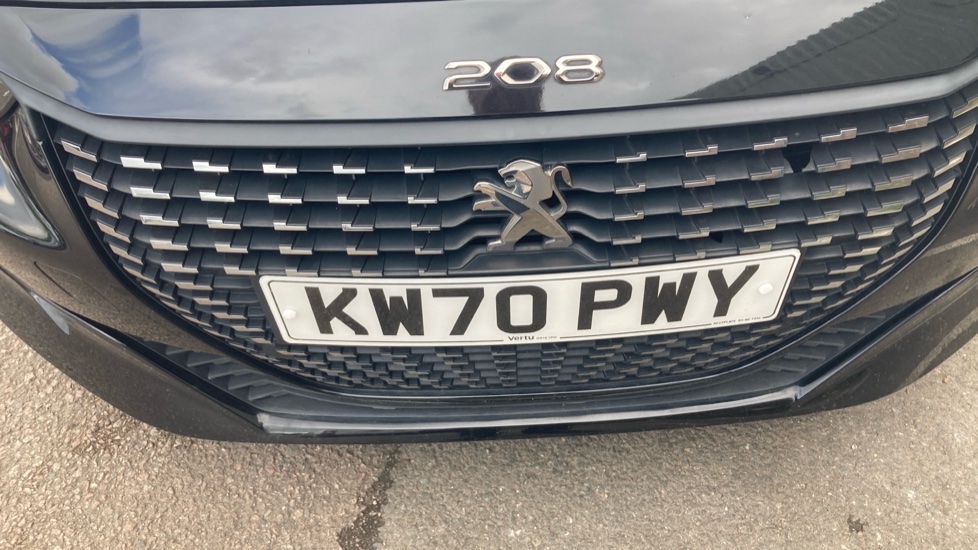 Peugeot 208 1.2 PureTech 100 Allure 5dr Petrol Hatchback - Image 32