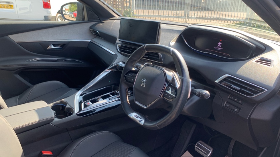 Peugeot 3008 1.2 PureTech GT 5dr EAT8 Petrol Estate - Image 11