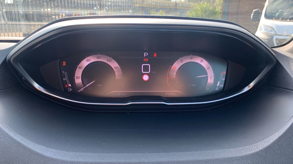Peugeot 3008 1.2 PureTech GT 5dr EAT8 Petrol Estate - Image 18