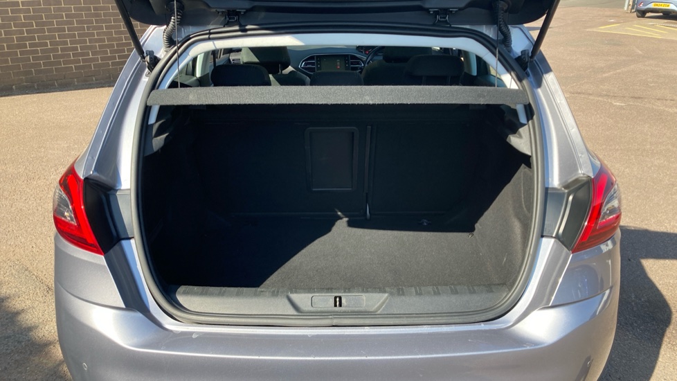 Peugeot 308 1.2 PureTech 130 Allure 5dr Petrol Hatchback - Image 4