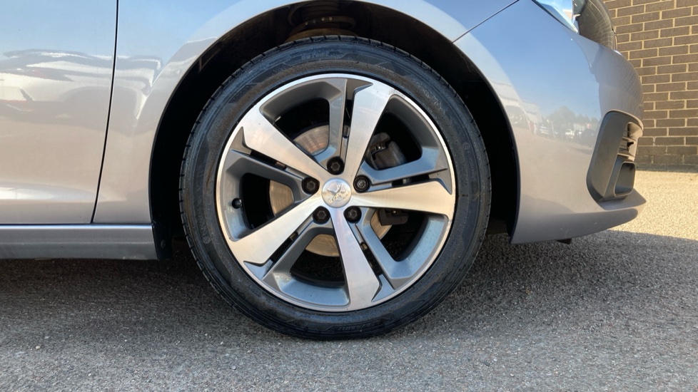 Peugeot 308 1.2 PureTech 130 Allure 5dr Petrol Hatchback - Image 7
