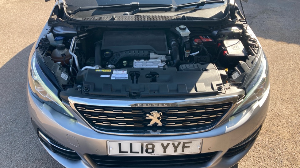 Peugeot 308 1.2 PureTech 130 Allure 5dr Petrol Hatchback - Image 8