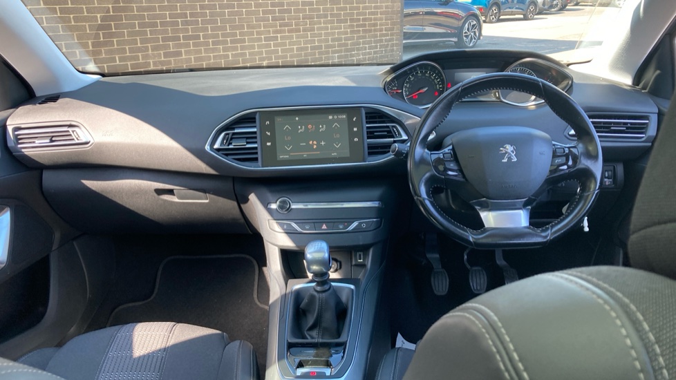 Peugeot 308 1.2 PureTech 130 Allure 5dr Petrol Hatchback - Image 10