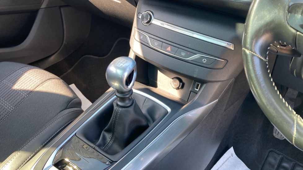 Peugeot 308 1.2 PureTech 130 Allure 5dr Petrol Hatchback - Image 13