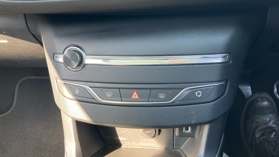 Peugeot 308 1.2 PureTech 130 Allure 5dr Petrol Hatchback - Image 21