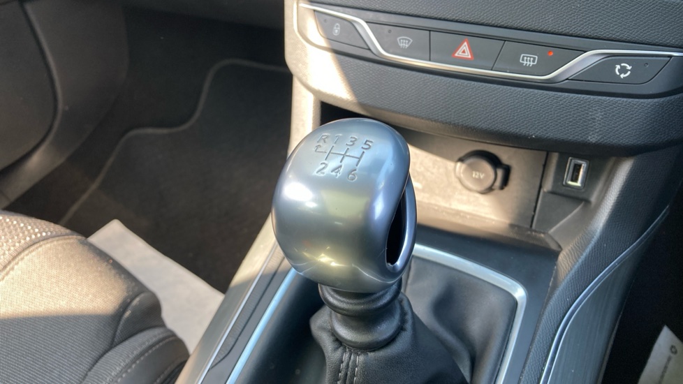 Peugeot 308 1.2 PureTech 130 Allure 5dr Petrol Hatchback - Image 23