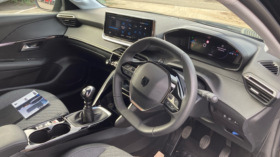 Peugeot 208 1.2 PureTech 100 Allure 5dr Petrol Hatchback - Image 11