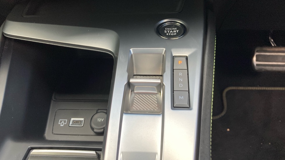 Peugeot 408 1.2 PureTech GT 5dr EAT8 Petrol Hatchback - Image 33