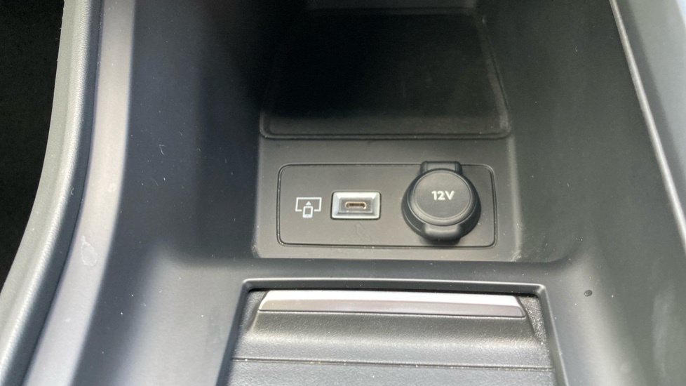 Peugeot 408 1.2 PureTech GT 5dr EAT8 Petrol Hatchback - Image 34
