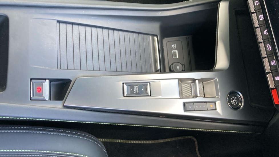 Peugeot 408 1.2 PureTech GT 5dr EAT8 Petrol Hatchback - Image 35