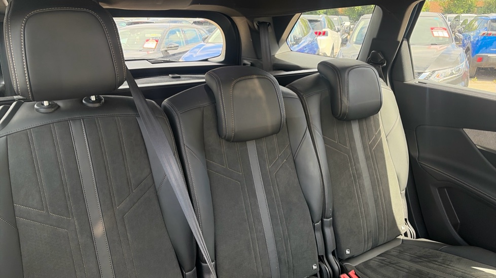Peugeot 5008 1.6 PureTech 180 GT 5dr EAT8 Petrol Estate - Image 15