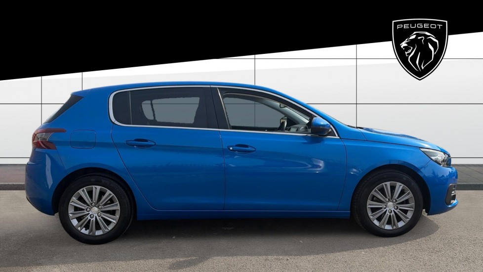 Peugeot 308 1.2 PureTech 130 Allure Premium 5dr [Digital] Petrol Hatchback - Image 5
