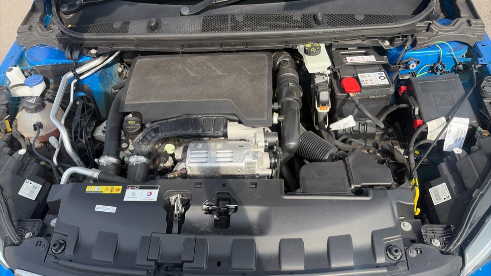 Peugeot 308 1.2 PureTech 130 Allure Premium 5dr [Digital] Petrol Hatchback - Image 8