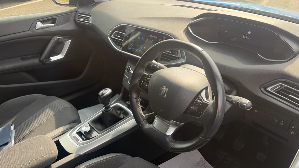 Peugeot 308 1.2 PureTech 130 Allure Premium 5dr [Digital] Petrol Hatchback - Image 11