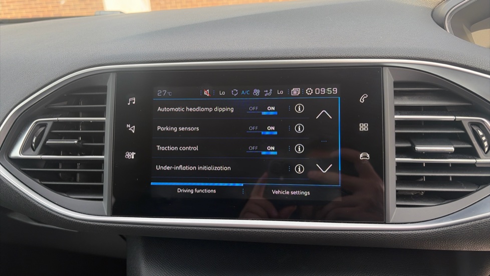 Peugeot 308 1.2 PureTech 130 Allure Premium 5dr [Digital] Petrol Hatchback - Image 22