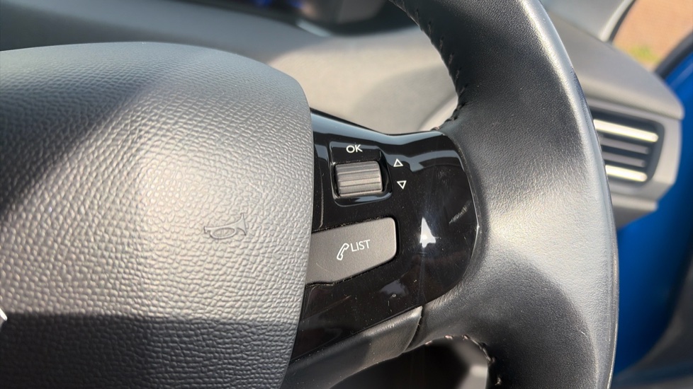 Peugeot 308 1.2 PureTech 130 Allure Premium 5dr [Digital] Petrol Hatchback - Image 29