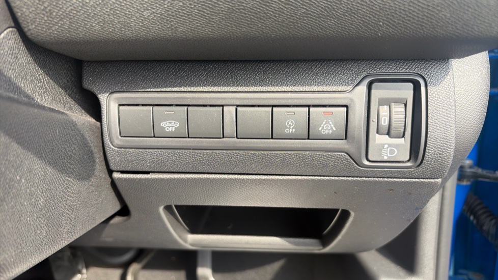 Peugeot 308 1.2 PureTech 130 Allure Premium 5dr [Digital] Petrol Hatchback - Image 30