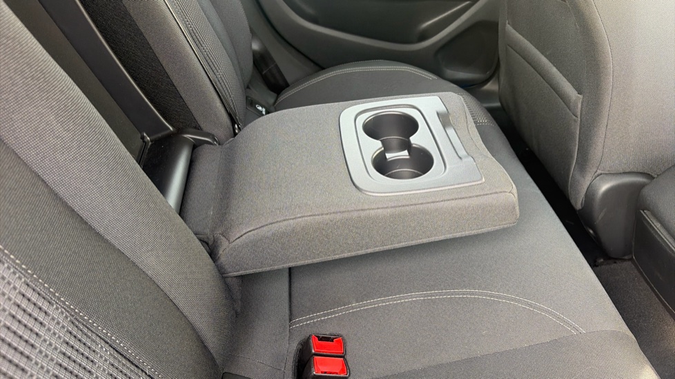 Peugeot 308 1.2 PureTech 130 Allure Premium 5dr [Digital] Petrol Hatchback - Image 35